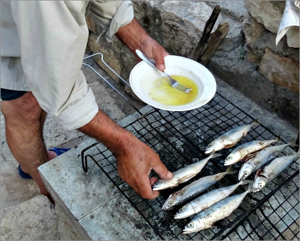 how to oil fish before bbq