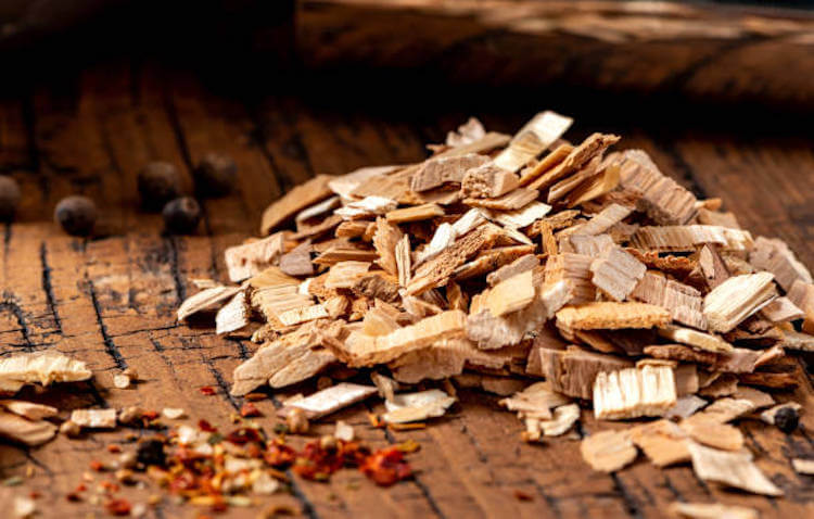 Wood Chips and Charcoal Types for Flavor