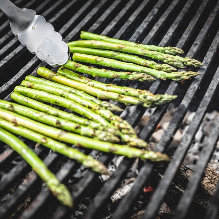 Grilled Asparagus BBQ in 5 Easy Steps!