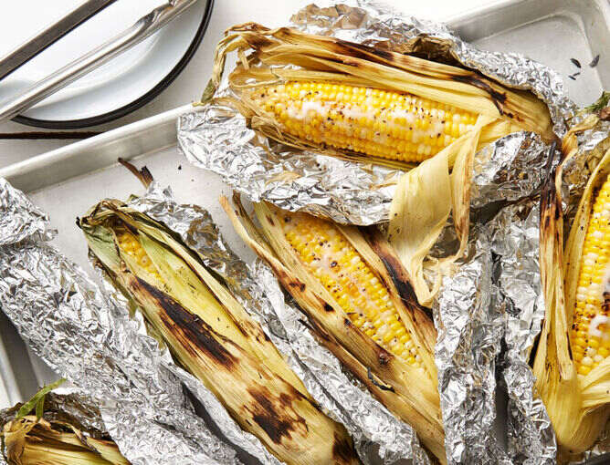 Guide on BBQing corn in foil on the cob.