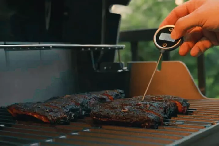 Step-by-step guide to reheating leftover BBQ: grill method
