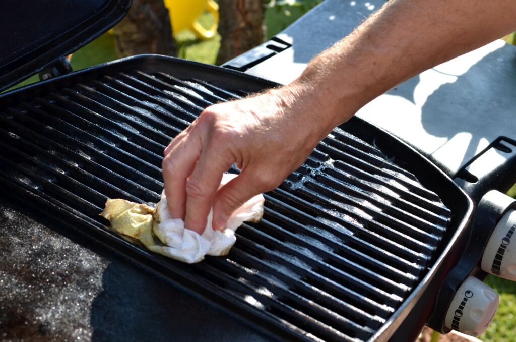 Best way to clean dirty BBQ