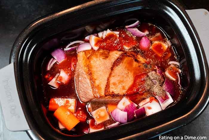 Easy crock pot brisket recipe: Placing the meat
