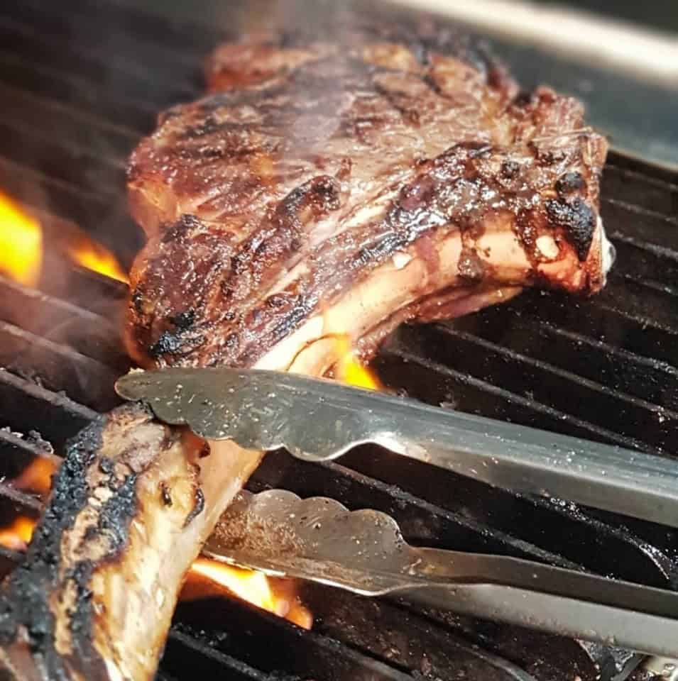 BBQ Cooking Techniques for Tomahawk Steak