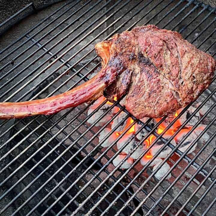 BBQ Cooking Techniques for Tomahawk Steak