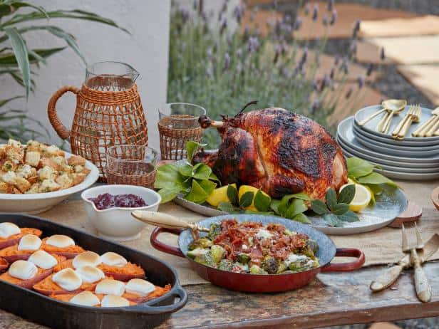 Decorating Ideas for Thanksgiving BBQ