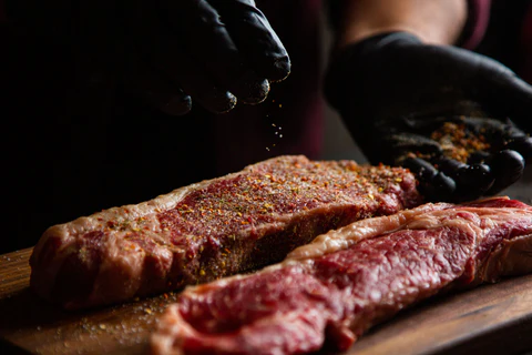 Dry rubs are another way to add flavor to skirt steak