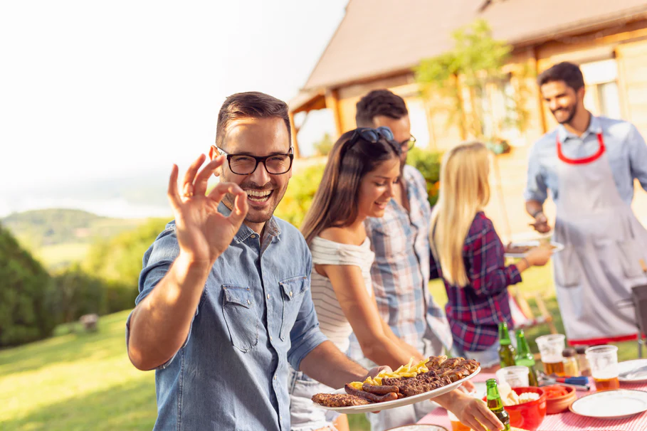 Thanksgiving BBQ: Entertainment Ideas for Guests